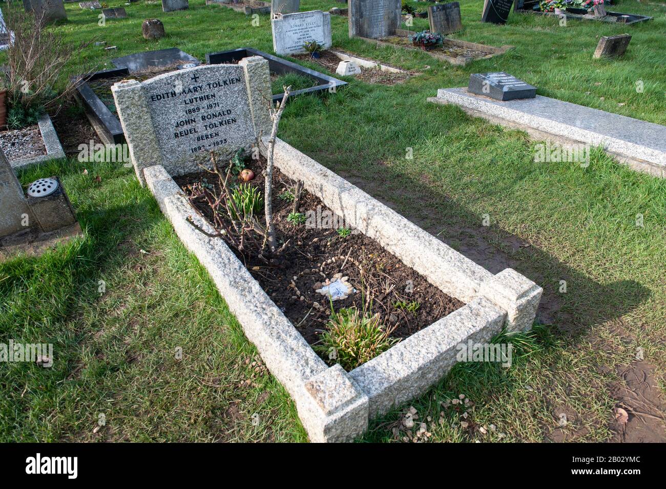 Oxford, Inghilterra, Regno Unito. Febbraio 7th 2020 il luogo di riposo finale di John Ronald Reuel Tolkien (1892–1973) e Edith Mary Tolkien (1889-1971) Foto Stock