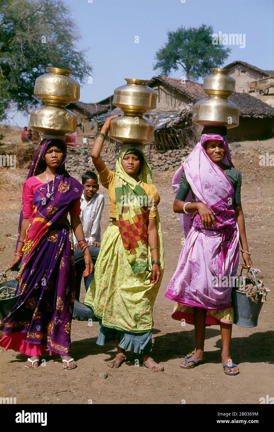 Madhya Pradesh (che significa Provincia Centrale) è uno stato dell'India centrale. La sua capitale è Bhopal e la città più grande è Indore. Soprannominato il 'cuore dell'India' a causa della sua posizione geografica in India, Madhya Pradesh è il secondo stato più grande del paese per area. Con oltre 75 milioni di abitanti, è il quinto stato più grande in India per popolazione. Foto Stock