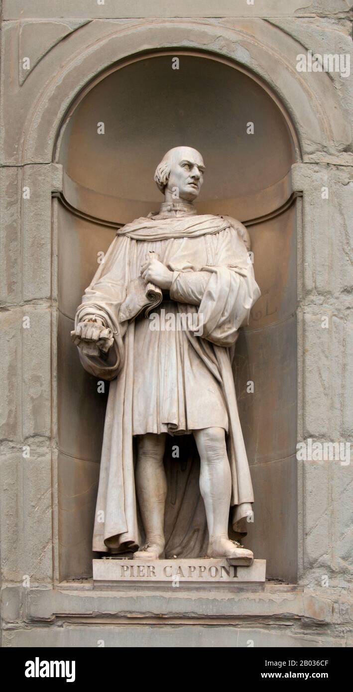 Italia: Piero Capponi (1447 - 1496), statista e soldato italiano. Statua del XIX secolo fuori dalla Galleria degli Uffizi, Firenze, Italia. Scolpito da Torello Bacci. Inizialmente era destinato ad una carriera imprenditoriale, ma Lorenzo de' Medici, apprezzando la sua abilità, lo mandò come ambasciatore in varie corti, dove si assolse con distinzione. Alla morte di Lorenzo (1492), al quale succedette il figlio, il debole e incapace Piero de' Medici, Capponi divenne uno dei capi della fazione anti-medicea che due anni dopo riuscì a espellere Piero de' Medici da Firenze. Foto Stock