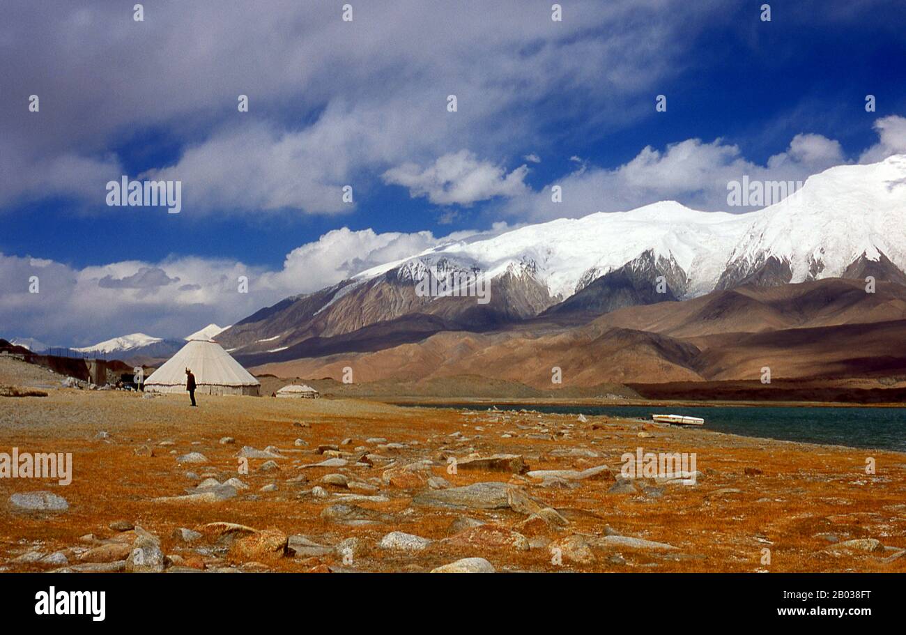 Le montagne di Pamir sono una catena montuosa nell'Asia centrale formata  dalla congiunzione delle catene montuose Himalaya, Tian Shan, Karakoram,  Kunlun e Hindu Kush. Sono tra le montagne più alte del mondo