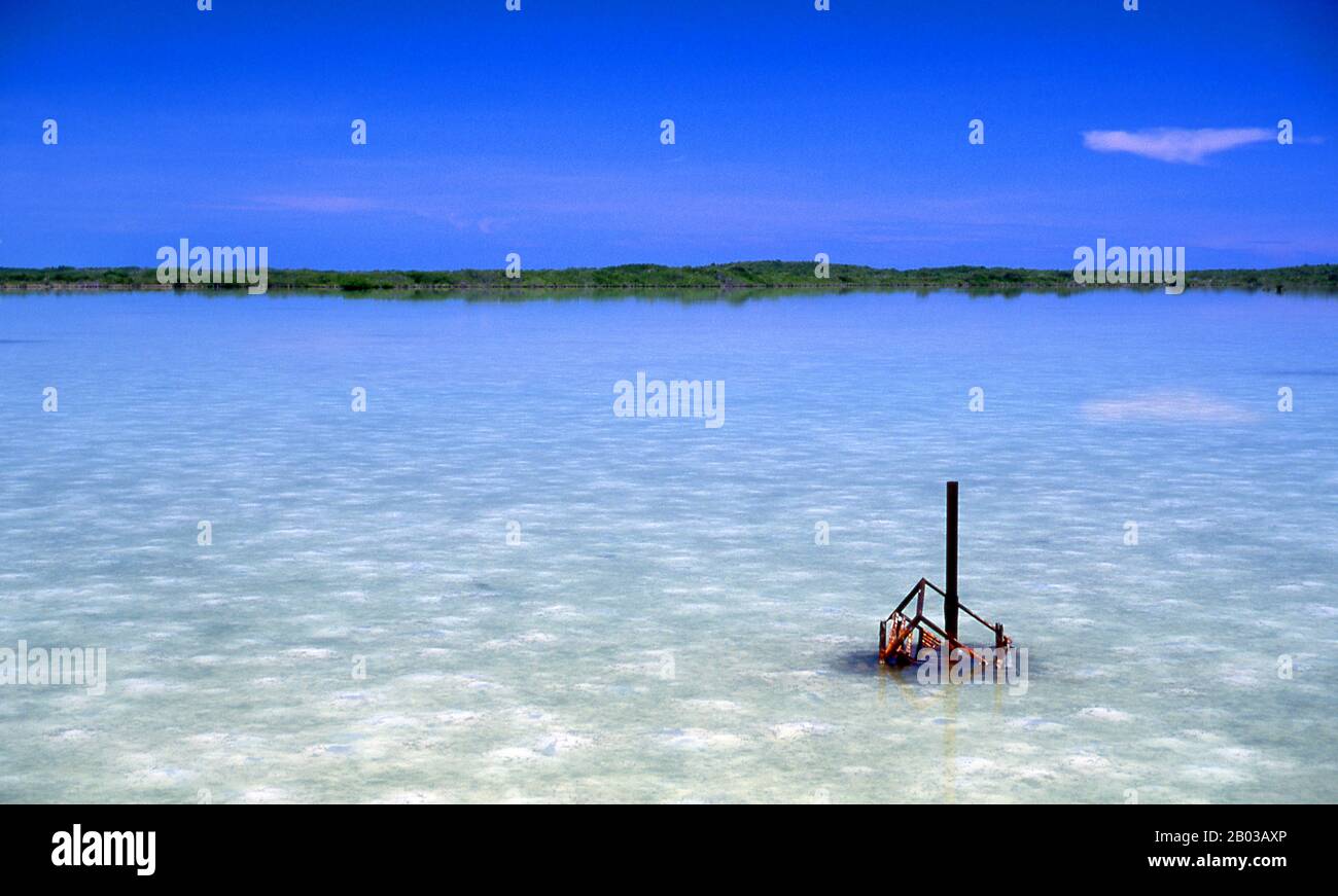 Cayo Santa María è un'isola al largo della costa centrale settentrionale di Cuba, nell'arcipelago Jardines del Rey. L'isola è collegata alla terraferma vicino Caibarién da una strada rialzata di 48 km costruita tra il 1989 e il 1999. Foto Stock