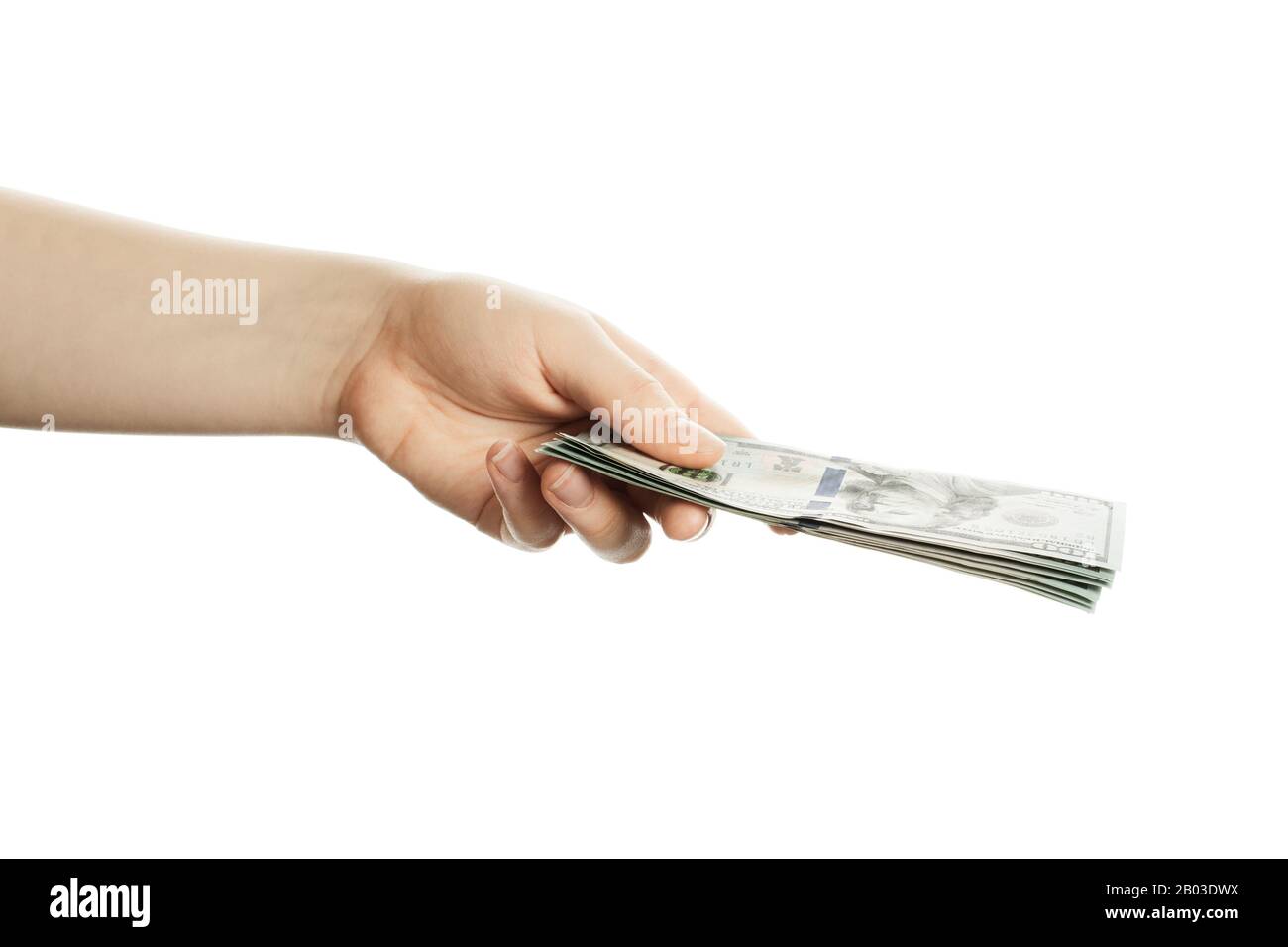 Mano dà dollari americani denaro contante isolato su sfondo bianco Foto Stock