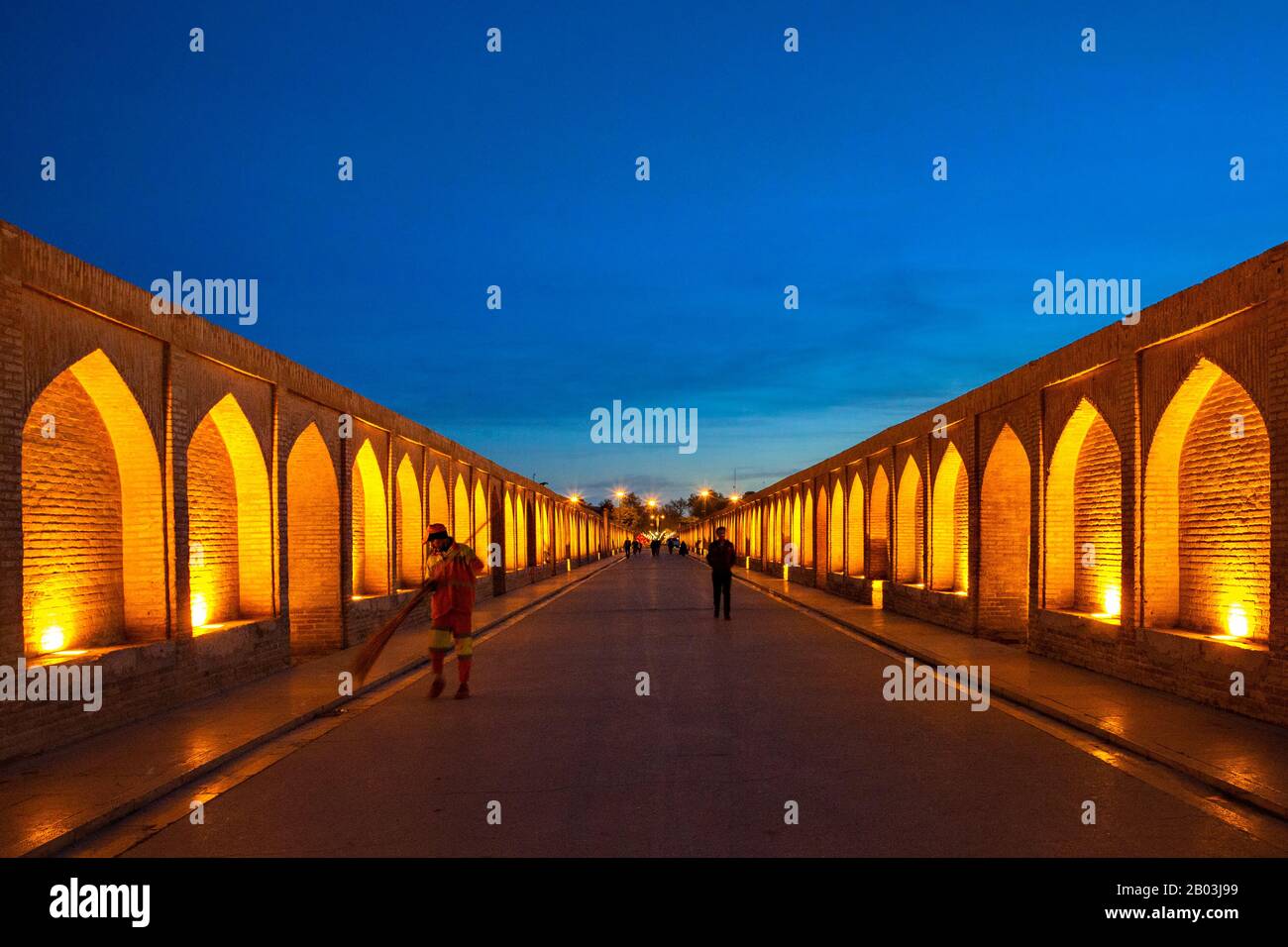 Ponte Siosepol al crepuscolo a Isfahan, in Iran Foto Stock
