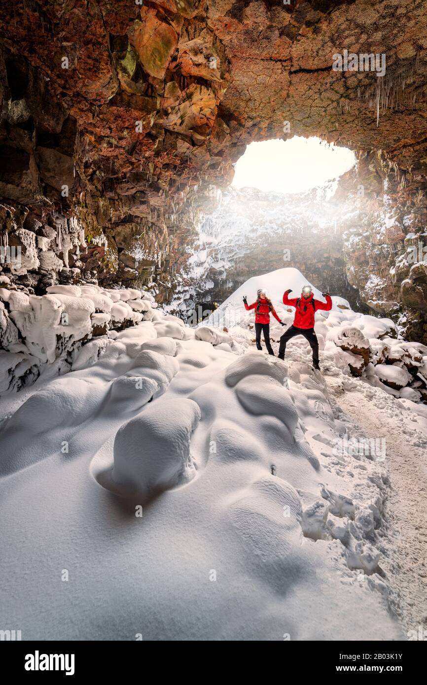 Tunnel Di Lava Di Raufarholshellir, Islanda. Uno dei più lunghi tubi di lava a breve distanza da Reykjavik, Islanda Foto Stock