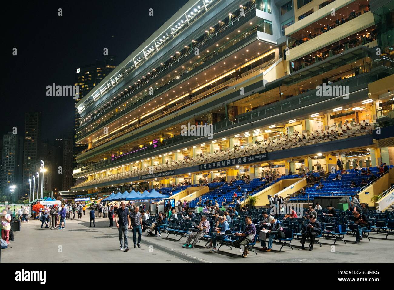 Hong Kong, Novembre 2019: Corso Di Corse Ippiche A Hong Kong Jockey Club, Happy Valley Racecourse Foto Stock