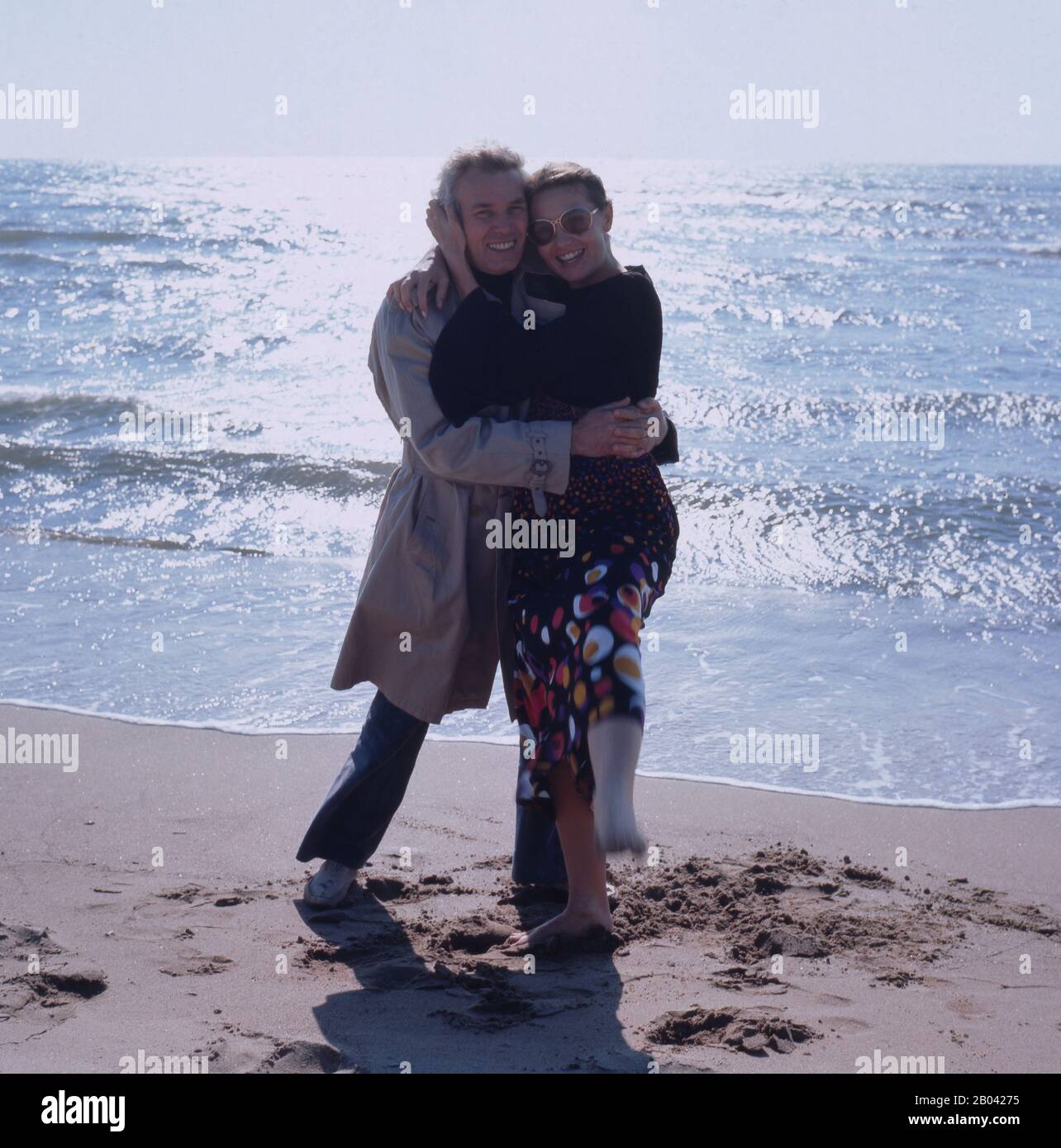 Urlaubbsstory der Sängerin Edina Pop im Urlaub in Italien mit ihrem Ehemann und Schauspieler Günther Stoll, Italien 1972. Foto Stock