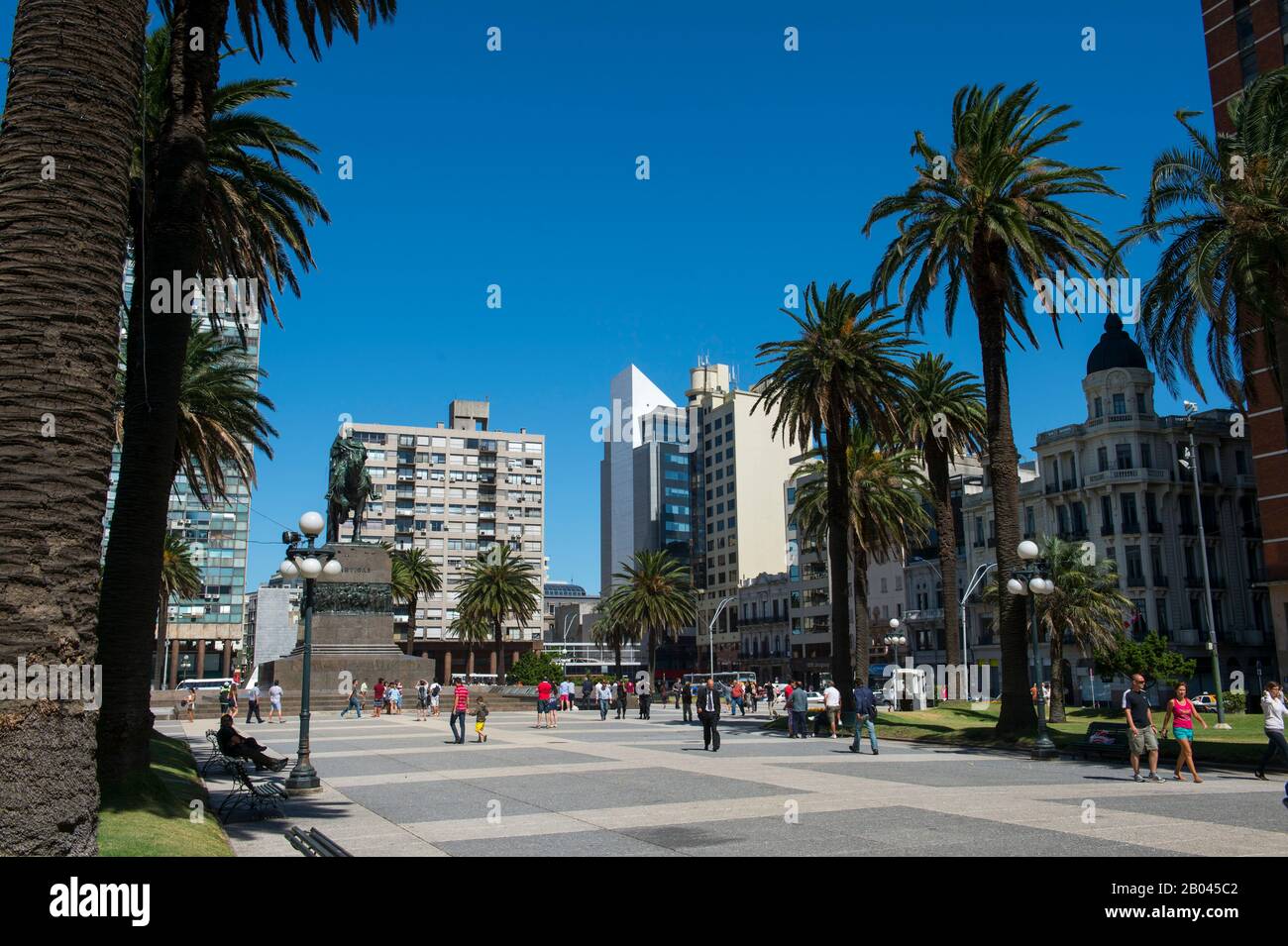 Piazza dell'Indipendenza (Plaza Independencia) è una delle piazze più antiche e importanti di Montevideo, Uruguay. Foto Stock
