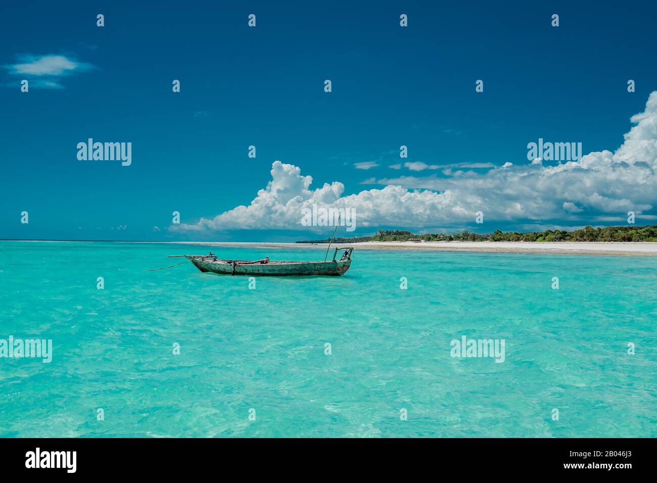 Spiaggia di sabbia bianca, Zanzibar, Tanzania, Africa Foto Stock