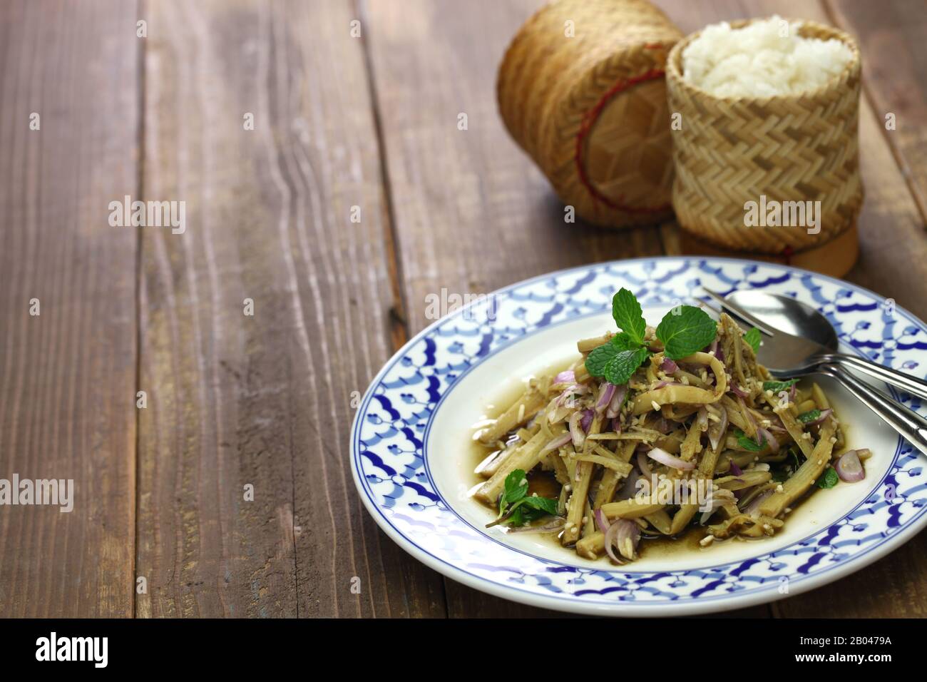 sup no mai, insalata piccante di bambù, cucina tailandese Foto Stock