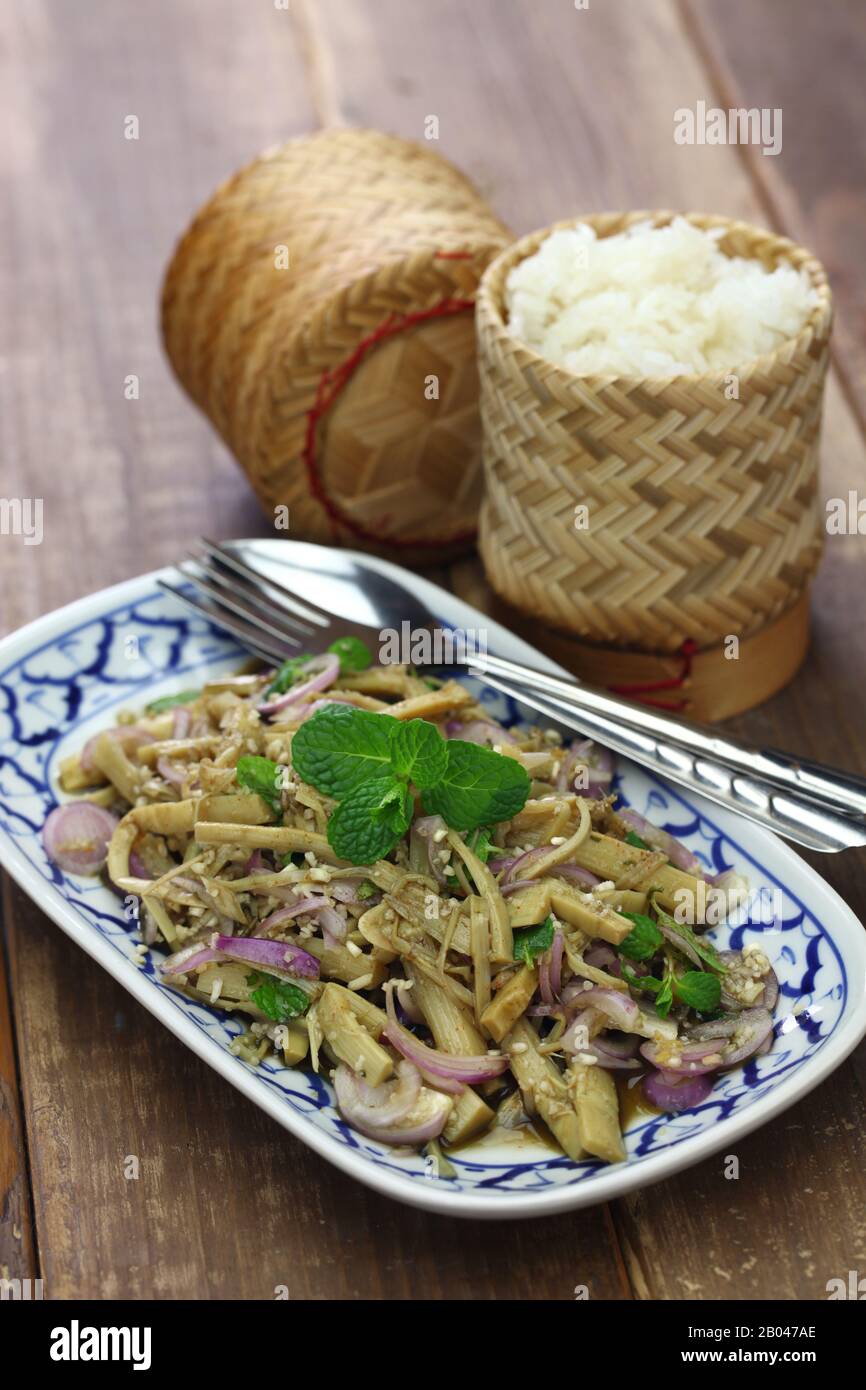 sup no mai, insalata piccante di bambù, cucina tailandese Foto Stock