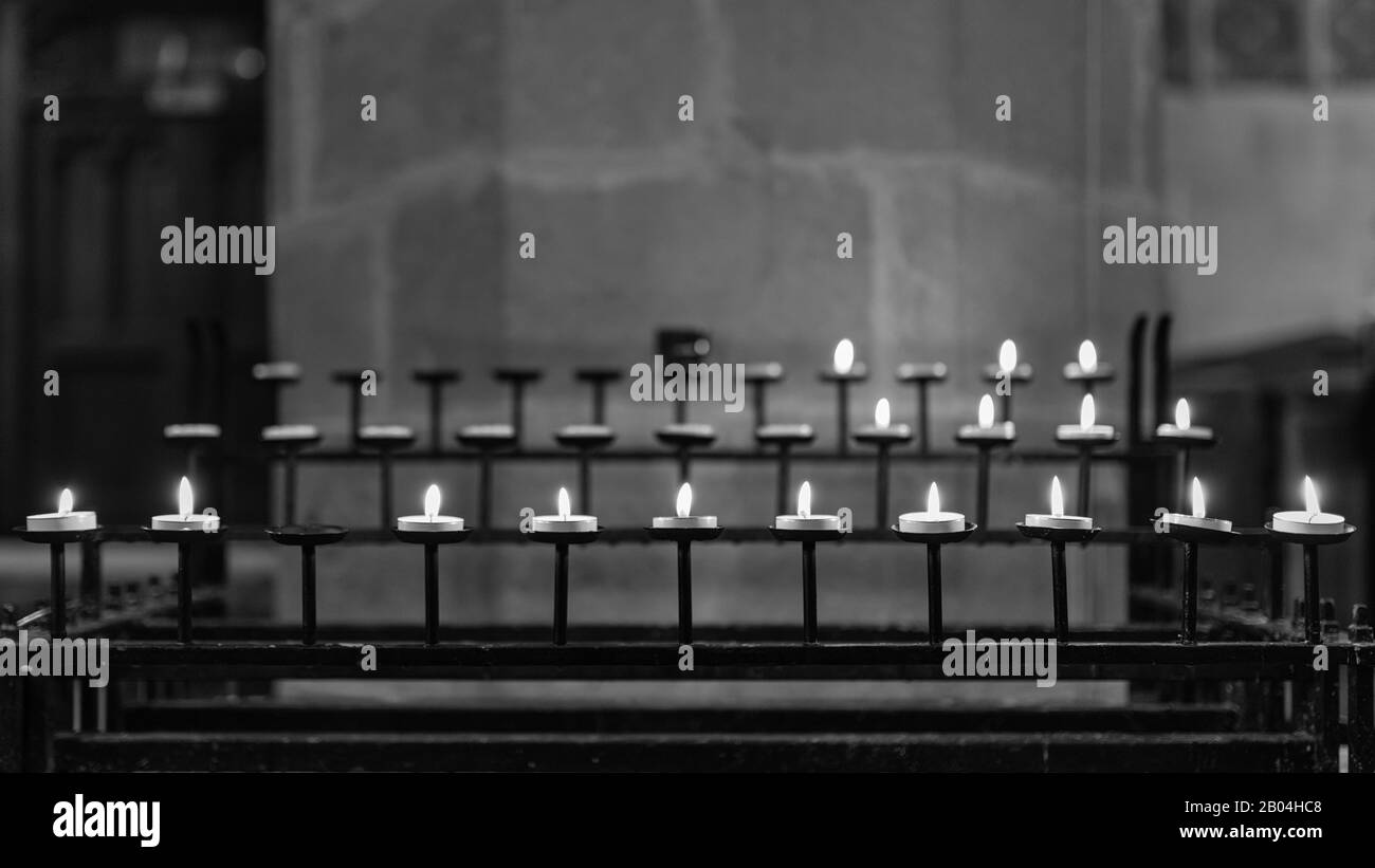 Candele In Bolton Abbey, North Yorkshire Foto Stock
