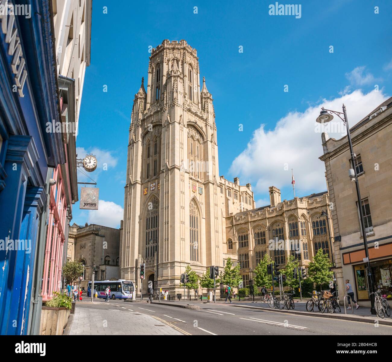 Il Wills Memorial Building su Park Street, parte dell'università, Somerset, Inghilterra, Regno Unito Foto Stock