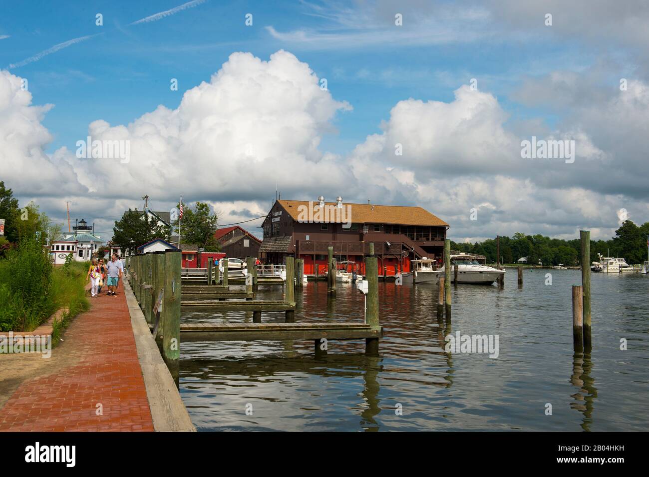 Vista del Museo Marittimo di Chesapeake Bay e del Ristorante Crab Claw nel Porto Interno di St. Michaels, una città storica nel Maryland, Stati Uniti, situato su Foto Stock