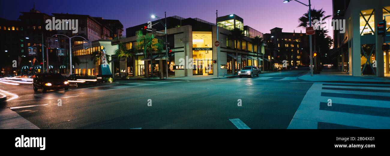 Auto sulla strada, Rodeo Drive, Città di Los Angeles, California, Stati Uniti Foto Stock