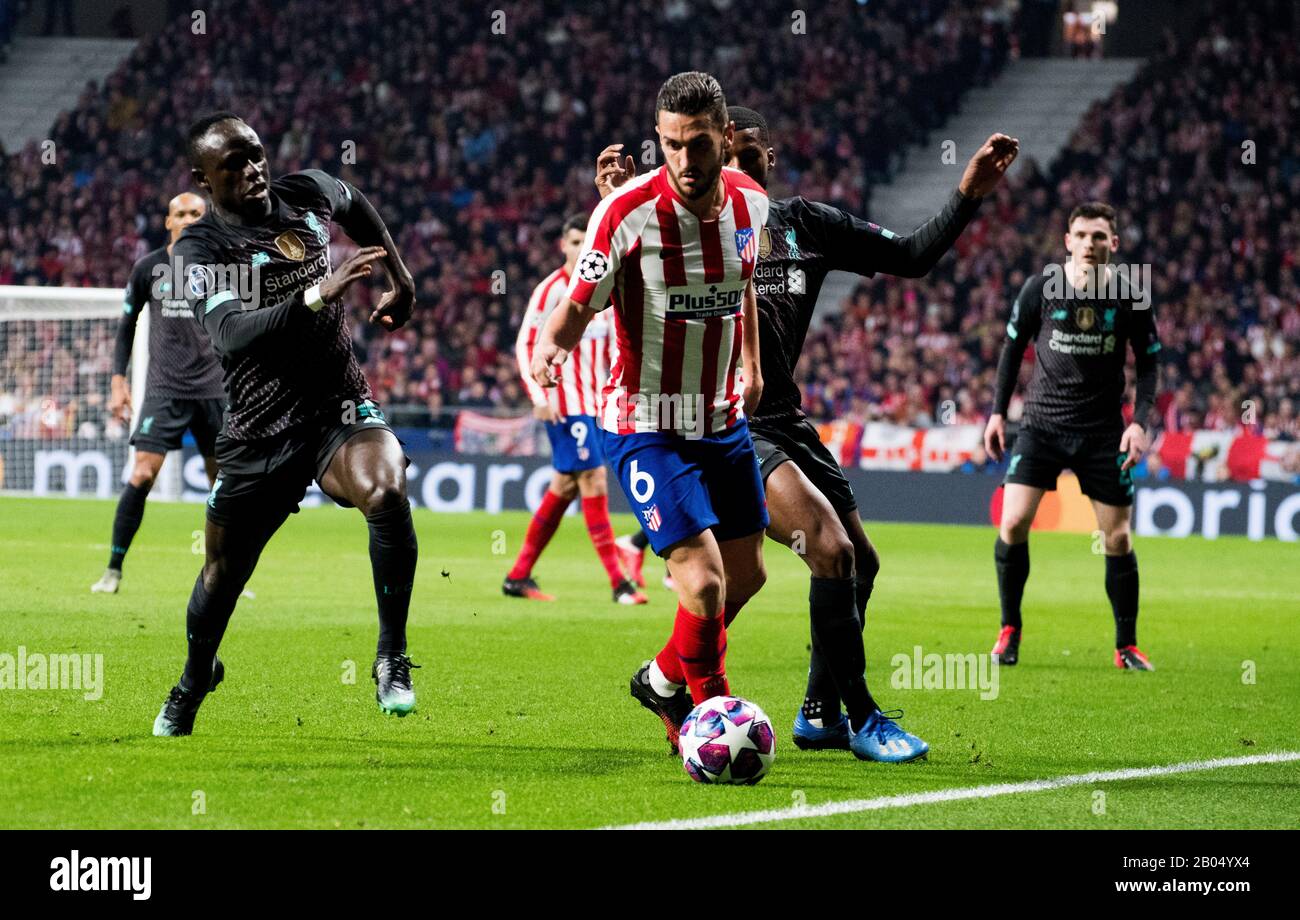 Madrid, Spagna. 18th febbraio 2020. Jorge Resurreccion 'Koke' (Atletico de Madrid) controlla la palla durante la partita di calcio della 1st tappa della UEFA Champions League Round di 16 tra Atletico de Madrid e Liverpool FC al Wanda Metropolitano Stadium il 18 febbraio 2020 a Madrid, Spagna. Credit: David Gato/Alamy Live News Foto Stock