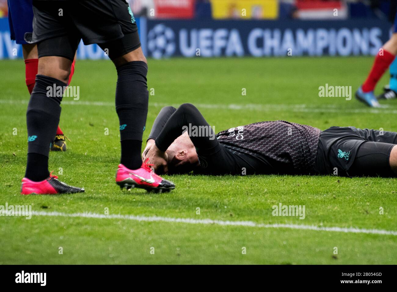 Madrid, Spagna. 18th febbraio 2020. Jordan Henderson (Liverpool FC) deluso durante la partita di calcio della 1st tappa della UEFA Champions League Round del 16° tra l'Atletico de Madrid e il Liverpool FC allo stadio Wanda Metropolitano il 18 febbraio 2020 a Madrid, Spagna. Credit: David Gato/Alamy Live News Foto Stock