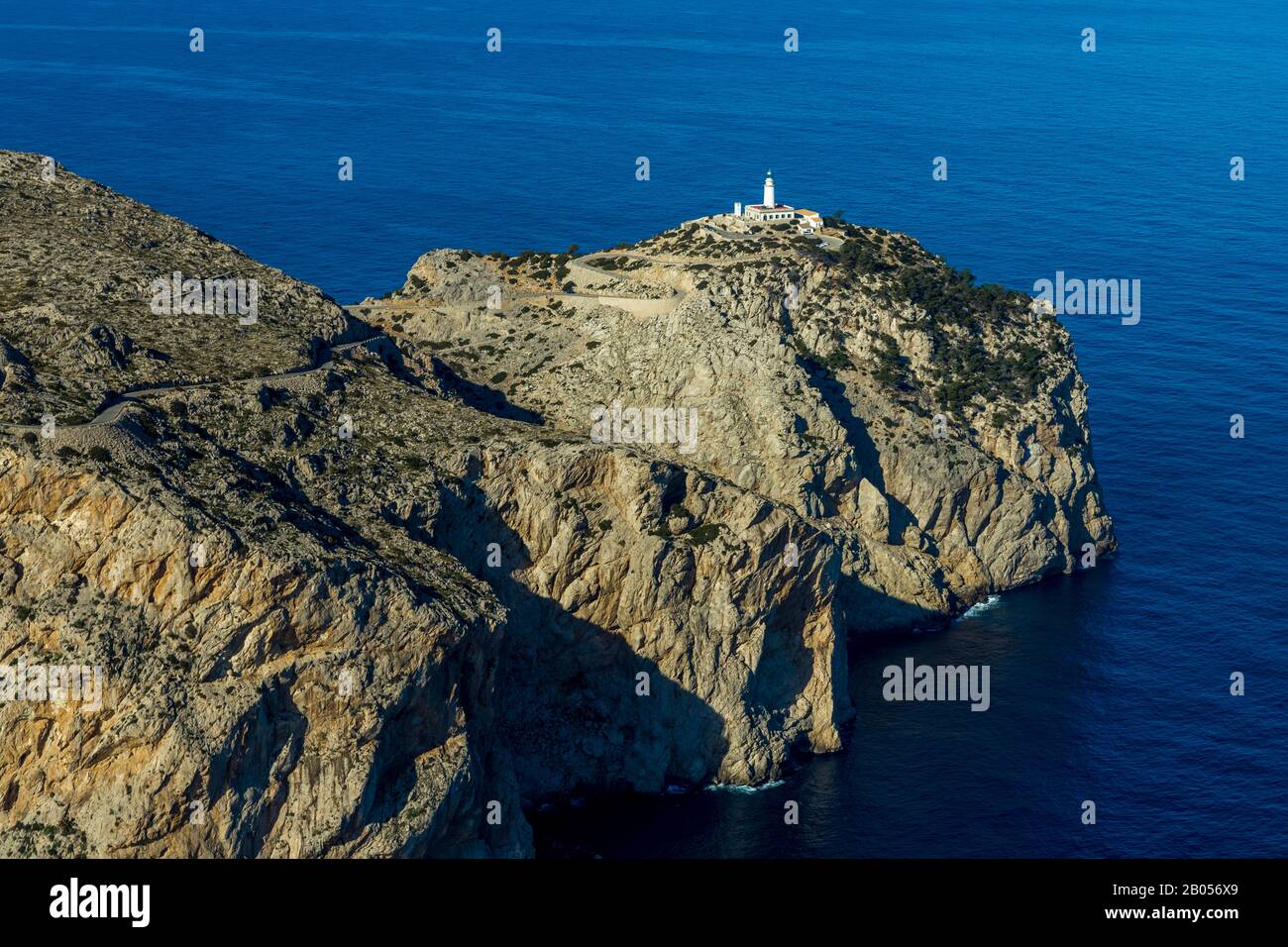 Foto aerea, penisola di Cap Formentor, Far de Formentor, faro, Pollença, Maiorca, Isole Baleari, Spagna, Europa, piattaforma di osservazione, Baleari i Foto Stock