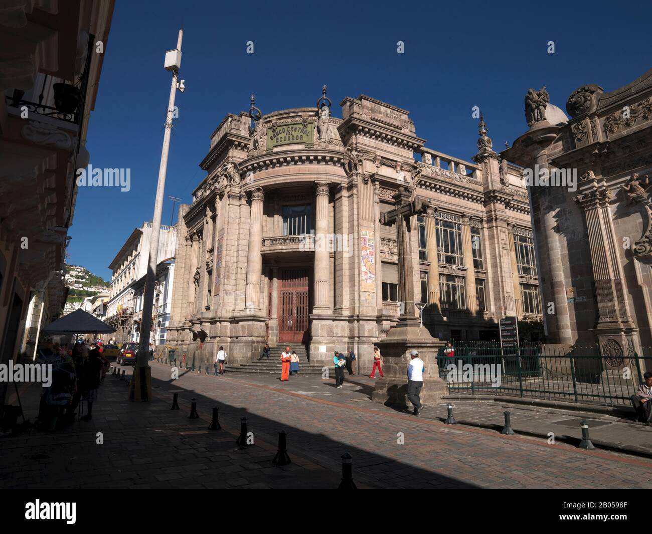 Edificio finanziario in una strada, Museo Numismatico, Banca Centrale dell'Ecuador, Quito, Ecuador Foto Stock