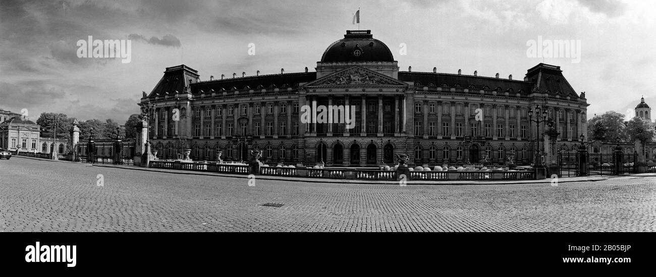 Facciata del palazzo, Palazzo reale di Bruxelles, Bruxelles, Belgio Foto Stock