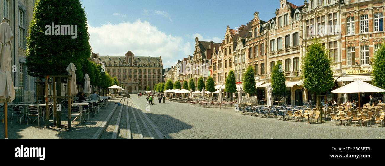 Edifici In Una Città, Piazza Del Mercato Vecchio, Leuven, Brabante Fiammingo, Regione Fiamminga, Belgio Foto Stock