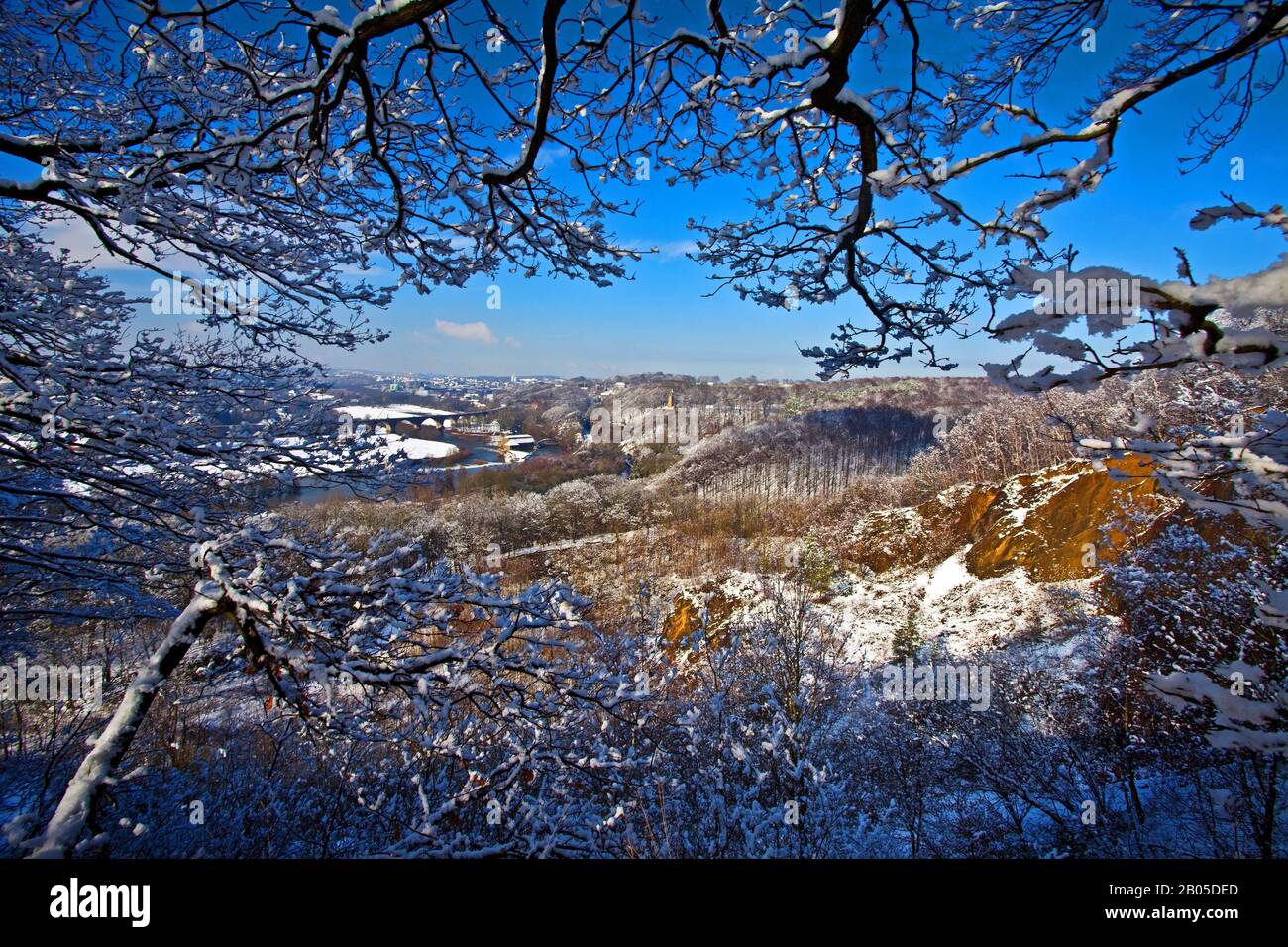 Vista da Wartenberg alla Valle della Ruhr in inverno, Germania, Renania Settentrionale-Vestfalia, zona della Ruhr, Witten Foto Stock