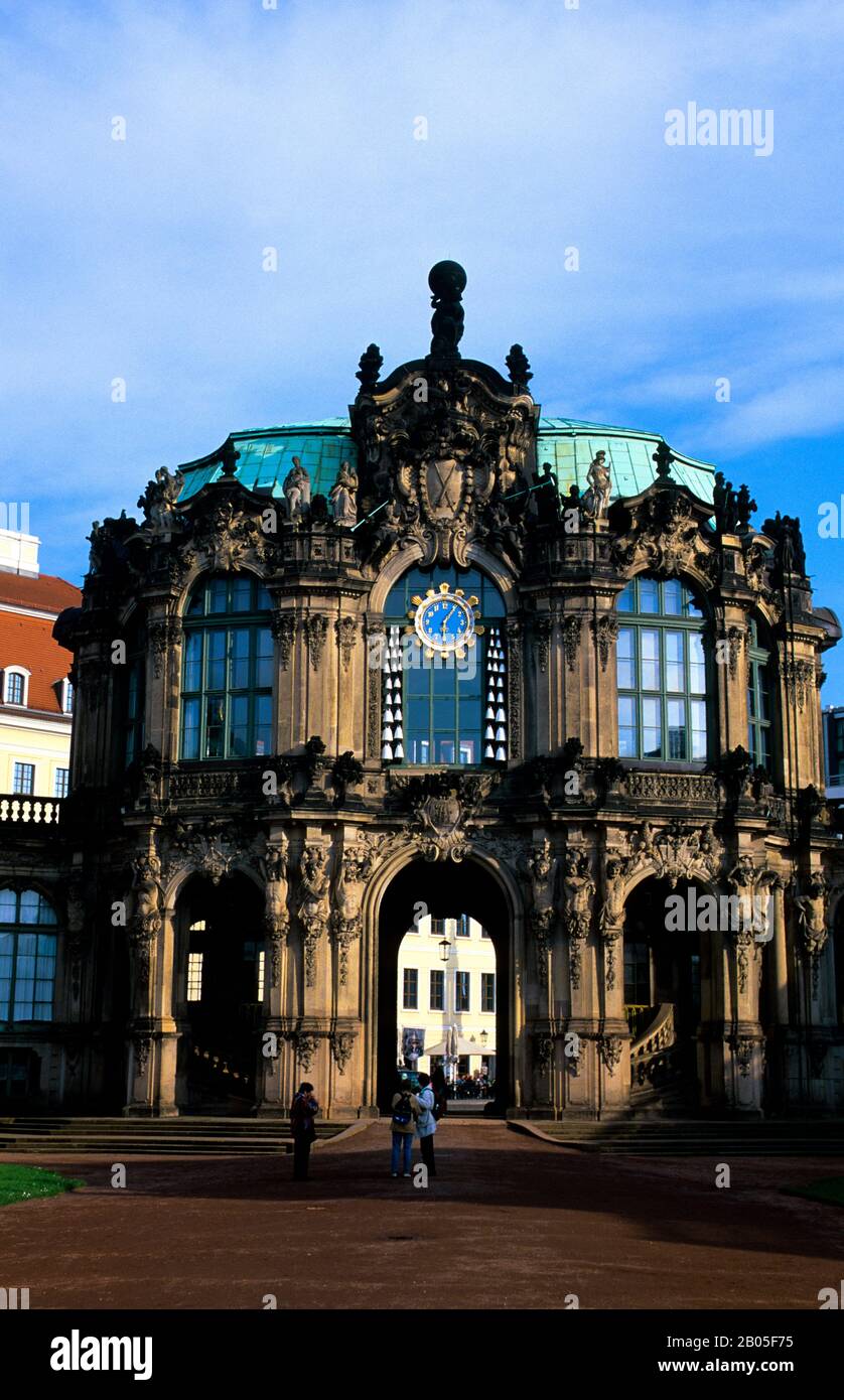 GERMANIA, DRESDA, ZWINGER, ARCHITETTURA BAROCCA Foto Stock