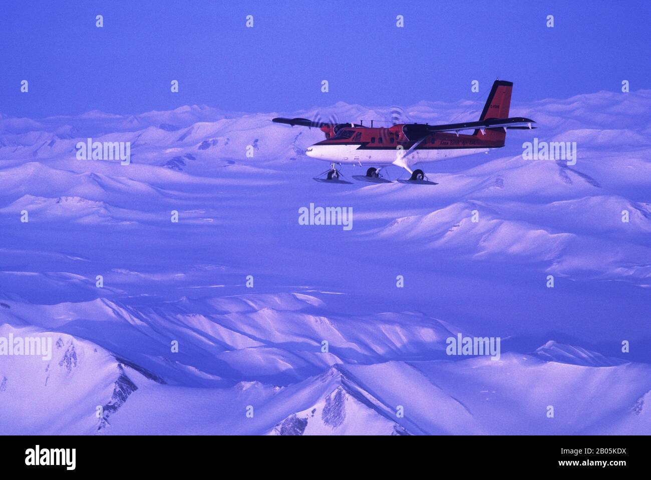 CANADA, NUNAVUT, ISOLA DI ELLESMERE, TERRITORI NW, VOLO PER LA POLE NORD IN TWIN OTTER Foto Stock
