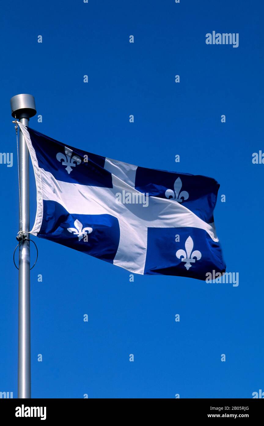 CANADA, QUEBEC, QUEBEC CITY, QUEBEC PROVINCIAL FLAG Foto Stock