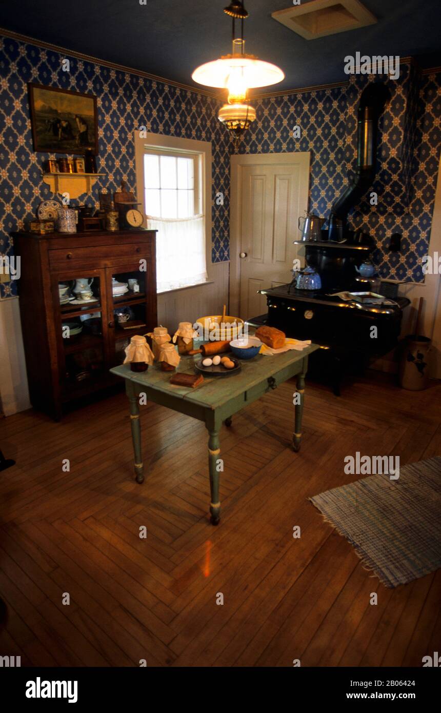 USA, WISCONSIN, VICINO A STOREON BAY, DOOR COUNTY, FISH CREEK, STORICA CASA NOBILIARE, CUCINA Foto Stock