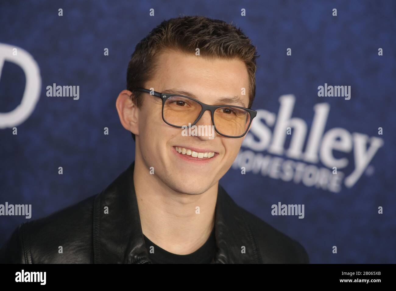 Los Angeles, Stati Uniti. 18th Feb, 2020. Tom Holland alla "Onward" World Premiere tenutasi presso l'El Capitan Theatre di Los Angeles, California, 18 febbraio 2020. Photo Credit: Joseph Martinez/Picturelux Credit: Picturelux/The Hollywood Archive/Alamy Live News Foto Stock