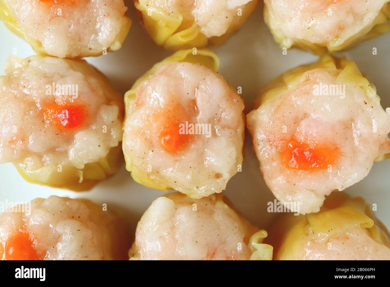 Vista Dall'Alto Di Deliziosi Gamberi E Gnocchi Cinesi Al Vapore Ripieni Di Maiale Foto Stock