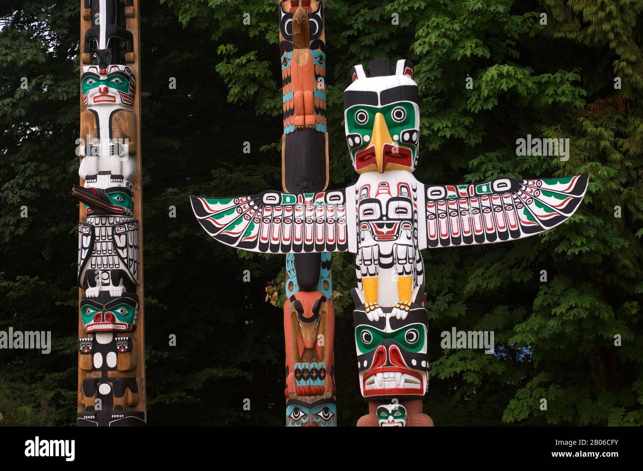 CANADA, BRITISH COLUMBIA, VANCOUVER, STANLEY PARK, TOTEM POLI, THUNDERBIRD CASA POST Foto Stock
