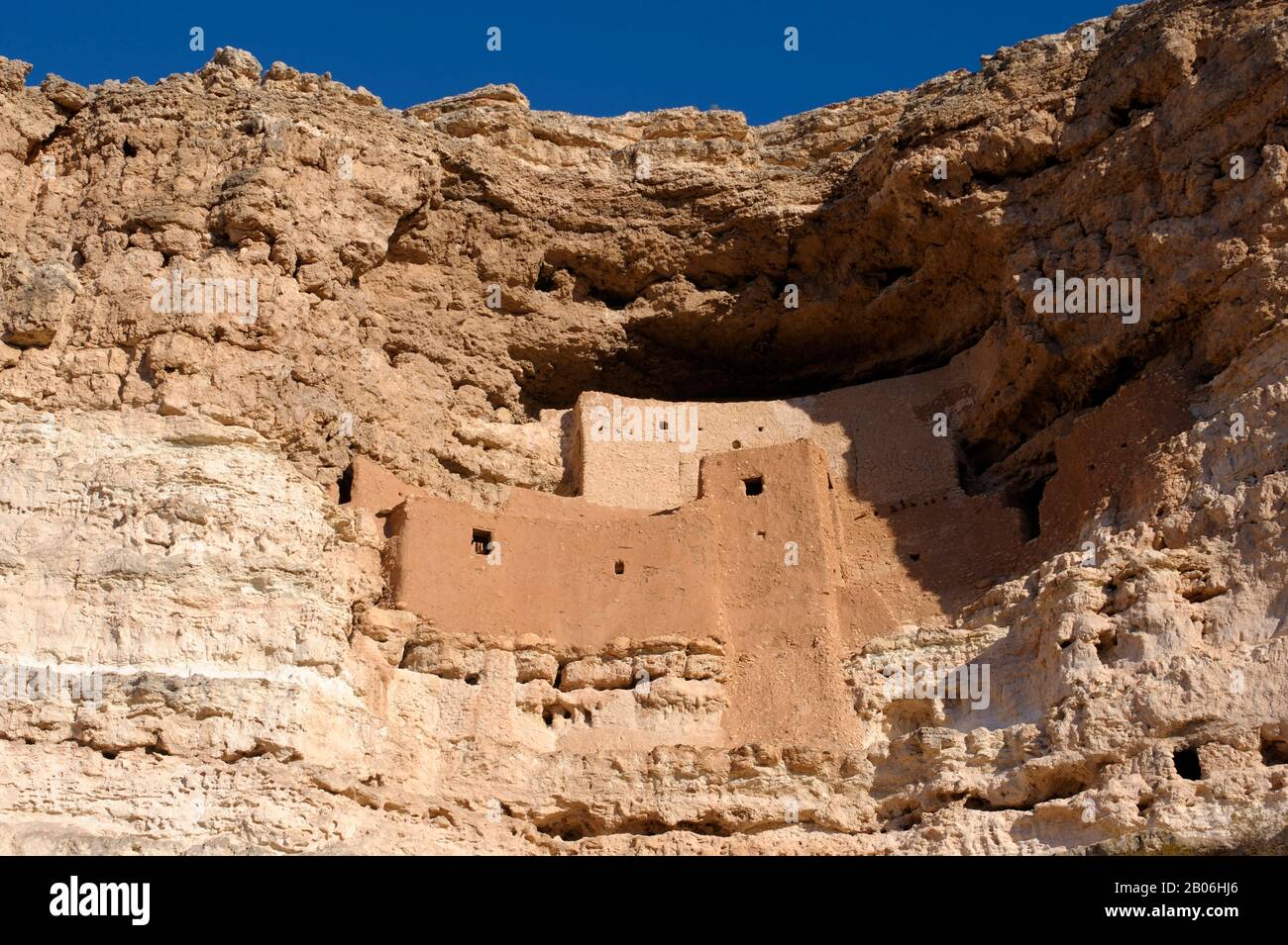 USA, ARIZONA, MONTEZUMA CASTLE NATIONAL MONUMENT, SINAGUA CLIFF DELLING DALLA 1100S Foto Stock