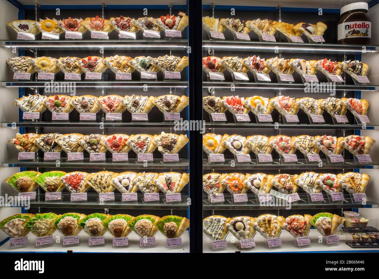 Mostra di un ristorante, crepes in decine di varianti di plastica, Shibuya, Tokyo Giappone Foto Stock