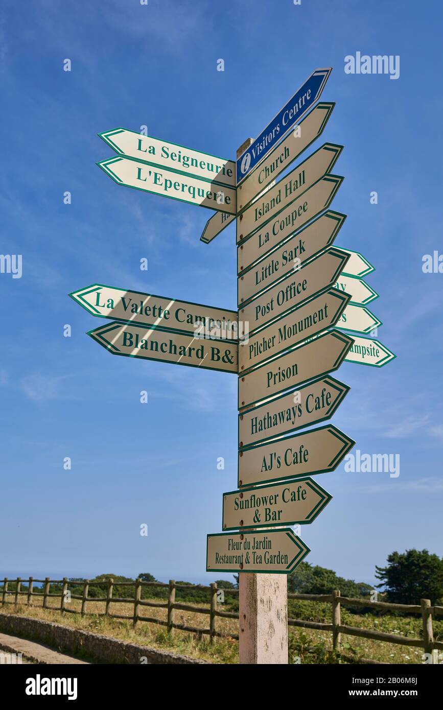 Segnaletica sull'isola di Sark, Channel Island, Guernsey, English Channel, Regno Unito Foto Stock