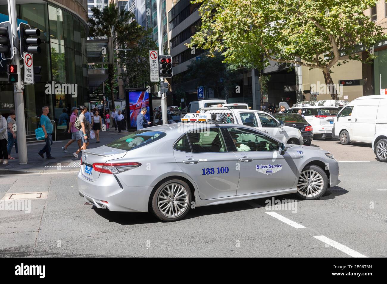 Taxi australiano berlina auto nel centro di Sydney, nuovo Galles del Sud, Australia Foto Stock