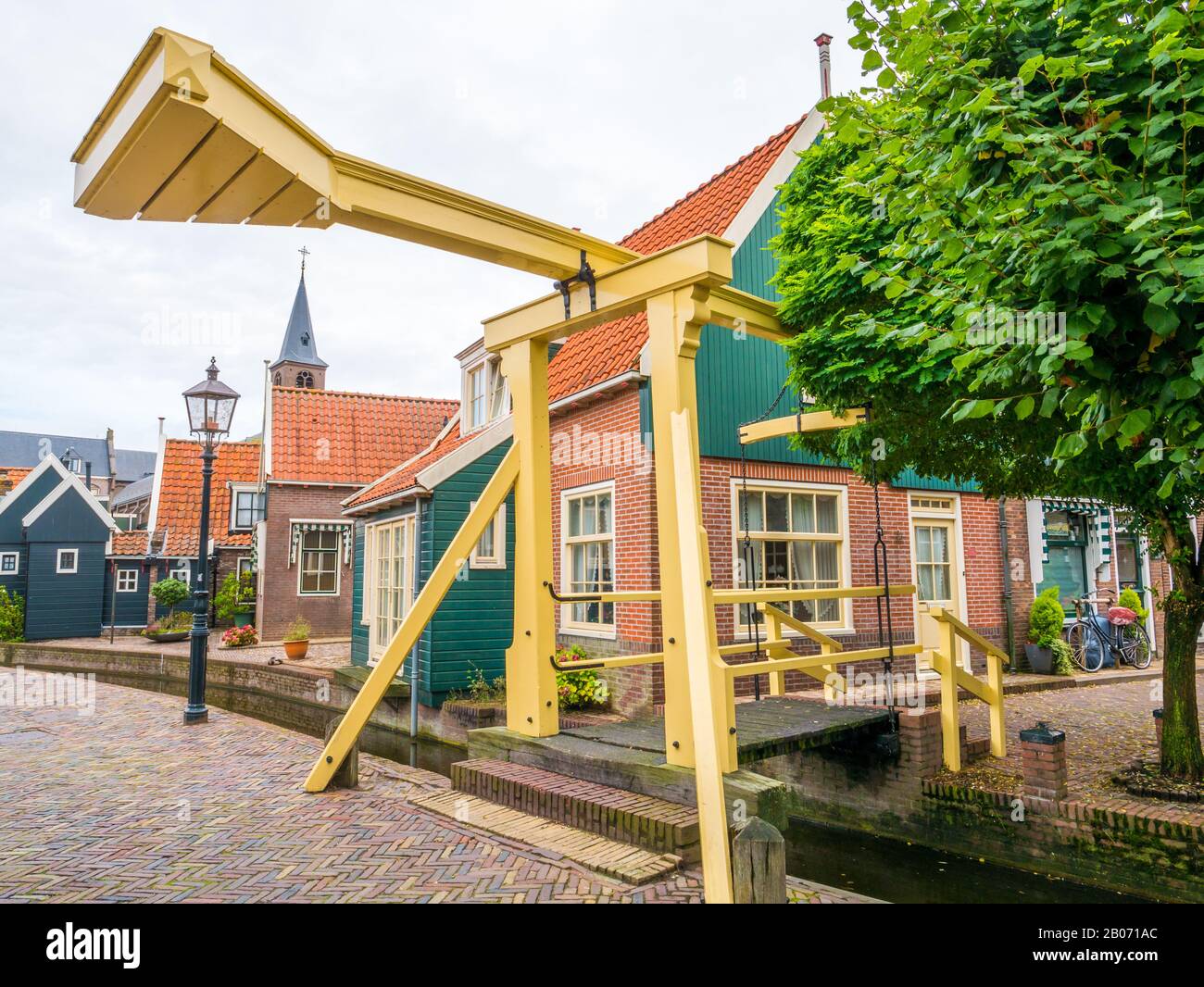 Ponte da via Meerzijde a Doolhof a Volendam, Noord-Holland, Paesi Bassi Foto Stock
