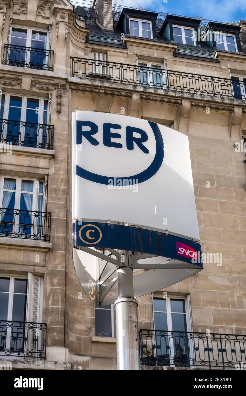 RER C Sign at station Boulainvillers a Parigi Foto Stock