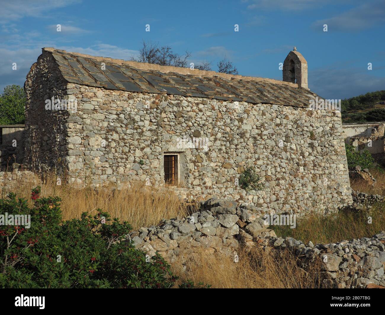 Chiesa di Agios Ioannis (San Giovanni) il teologo nel Castello veneziano di Kato Chora di Milopotamos, Kythira, Grecia Foto Stock