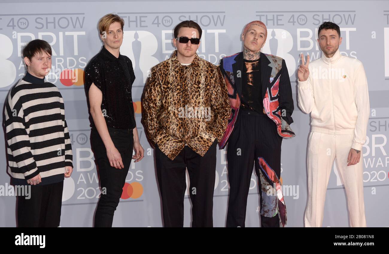 La foto Deve Essere Accreditata ©Alpha Press 078237 18/02/2020 Portami The Horizon, Lee Malia, Jordan Fish, Oliver Sykes, Matt Nicholls e Matt Kean ai Brit Awards 2020 che si sono tenuti alla O2 di Londra. Foto Stock