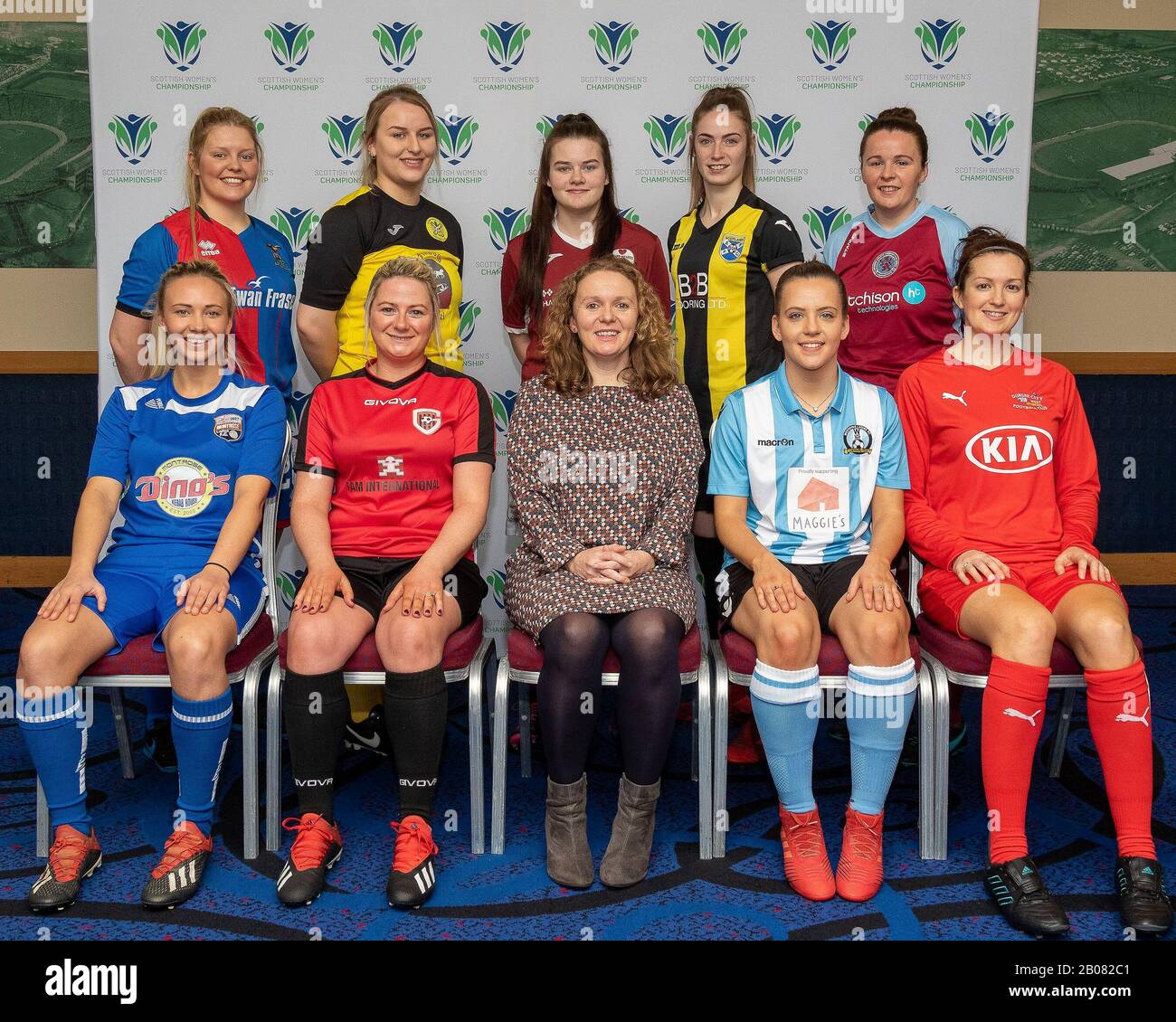 Glasgow, Regno Unito. 19th Feb 2020. Rappresentanti delle squadre coinvolte nella stagione inaugurale del Campionato scozzese di calcio femminile si sono riuniti insieme a Vivienne Macposto Scottish Women's Football Chair durante l'evento di lancio stagionale del Campionato scozzese femminile allo Stadio Nazionale, Hampden Park, Glasgow, Mercoledì 19th Febbraio 2020 | Credit Colin Poultney/Alamy Live News Foto Stock