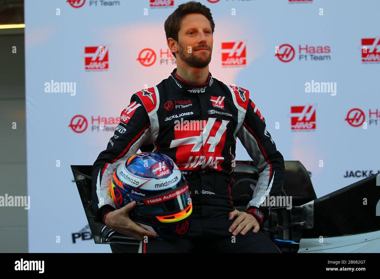 Il team Haas ha presentato la nuova vettura 2020 numero 08 Romain Grosjean, Kevin Magnussen Haas F1 Team. Formula 1 World Championship 2020, Winter testing Days 1 2020 Barcelona, 19-21 febbraio 2020. Foto Stock