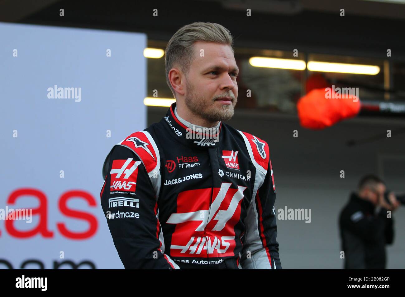 Il team Haas ha presentato la nuova vettura 2020 numero 08 Romain Grosjean, Kevin Magnussen Haas F1 Team. Formula 1 World Championship 2020, Winter testing Days 1 2020 Barcelona, 19-21 febbraio 2020. Foto Stock