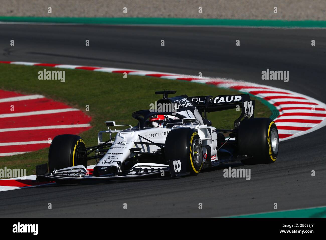 Montmelo, Barcellona - Spagna. 19th febbraio 2020. Daniil Kvyat guida la (26) Scuderia AlphaTauri AT01 in pista durante il giorno uno dei F1 Winter Testing Credit: Marco Canoniero/Alamy Live News Foto Stock