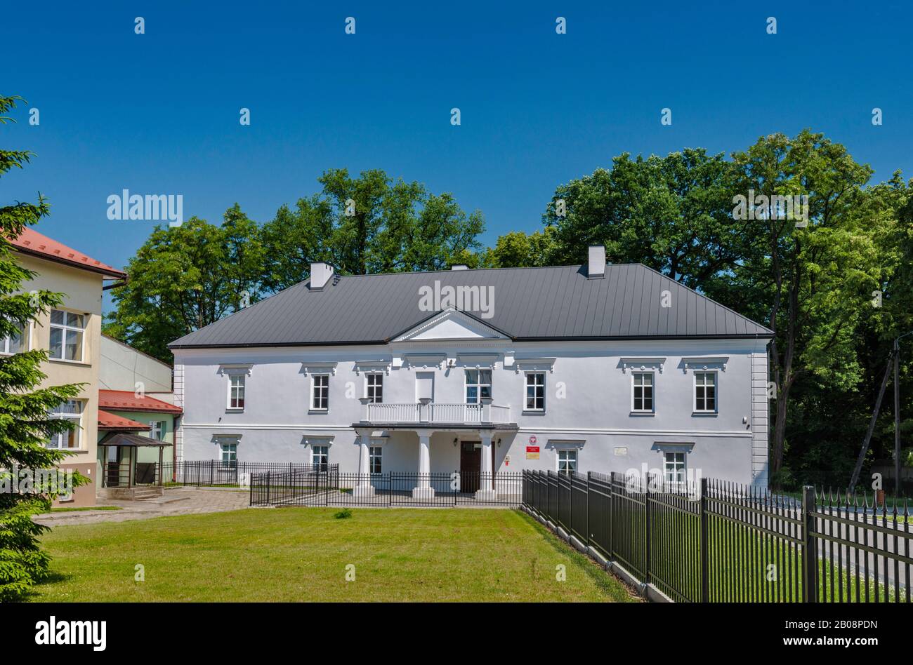 Dlugoszowski Manor House, 17th secolo, ora Scuola di Musica, a Bobowa, Roznow Foothills, Carpazi occidentali, Malopolska, Polonia Foto Stock