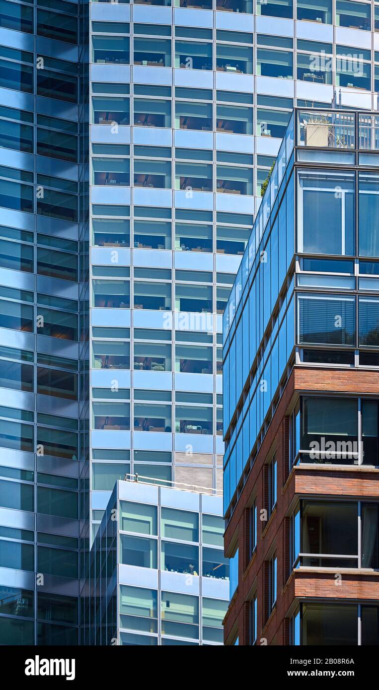 Immagine ravvicinata degli edifici moderni a New York City, USA. Foto Stock