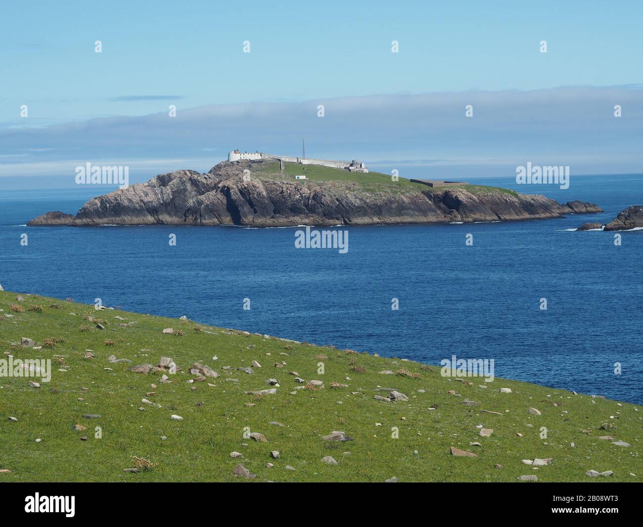 Eagle Island e Lighthouse, Erris, Co. Mayo, Irlanda visto dal punto Doonamo Foto Stock
