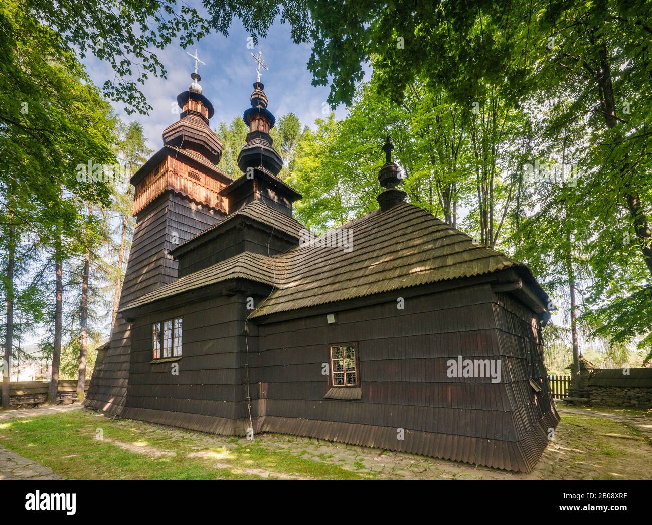 San Giacomo il Giovane Apostolo Chiesa, 1604, costruzione di tronchi, greco cattolico, attualmente cattolico romano, villaggio di Powroznik, Malopolska, Polonia Foto Stock