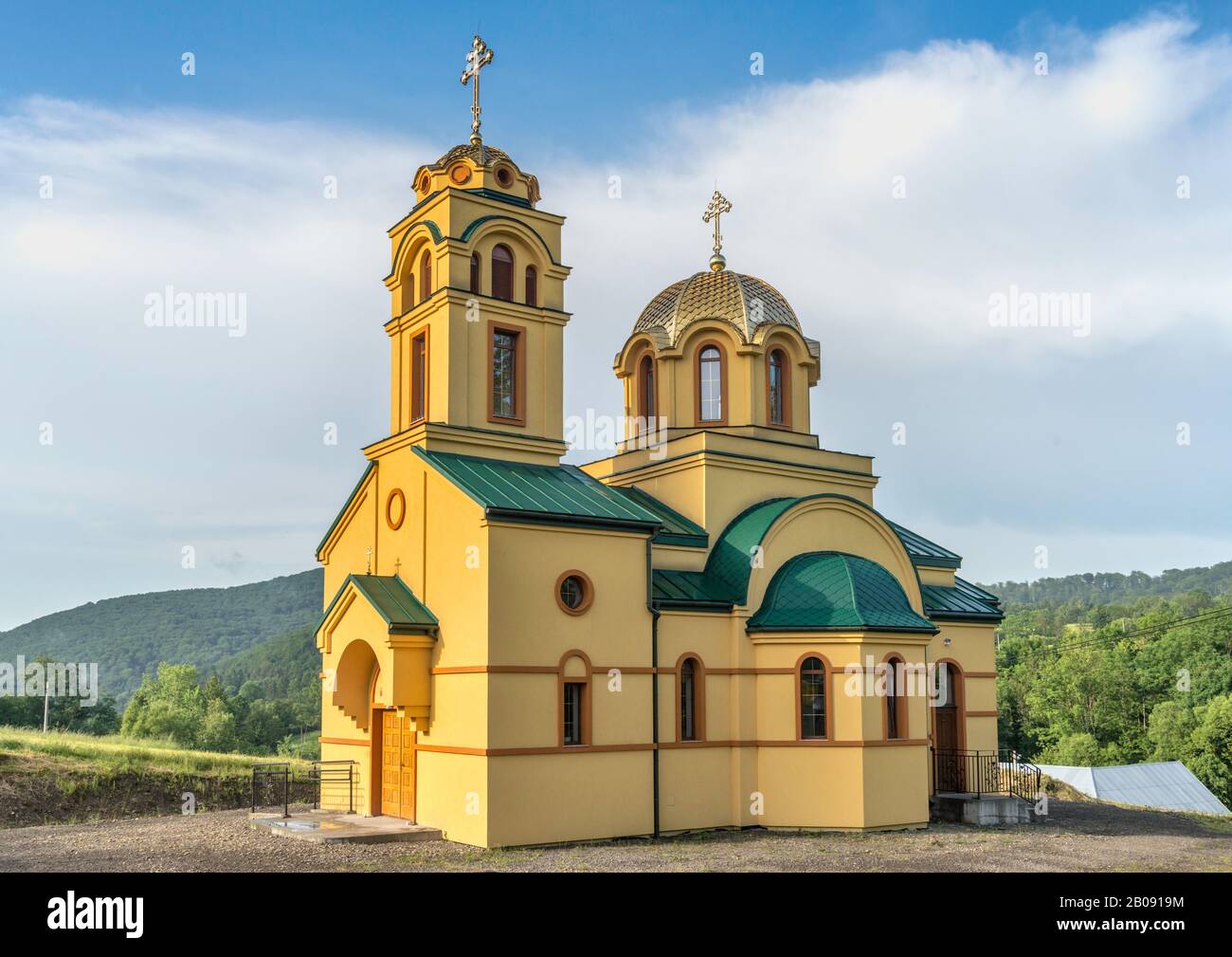 Chiesa Ortodossa Orientale della protezione della Madonna, nel villaggio di Bielanka, Bassa catena montuosa Beskids, Carpazi occidentali, Malopolska, Polonia Foto Stock