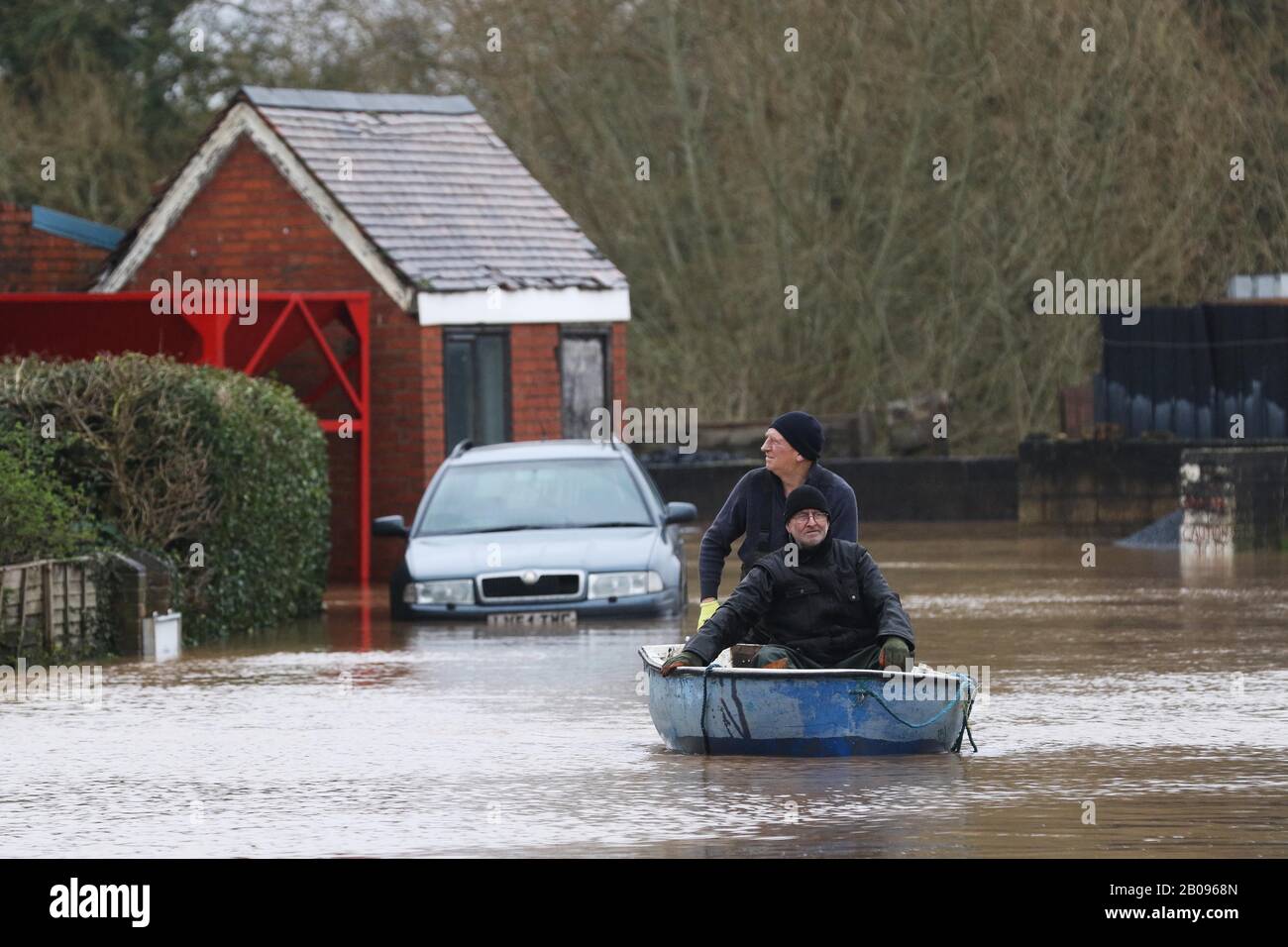 Inondazioni a Maisemore nel Gloucestershire rurale dopo la tempesta Dennis ha causato il fiume Severn a rompere le sue banche e inondare numerose comunità rurali in Foto Stock